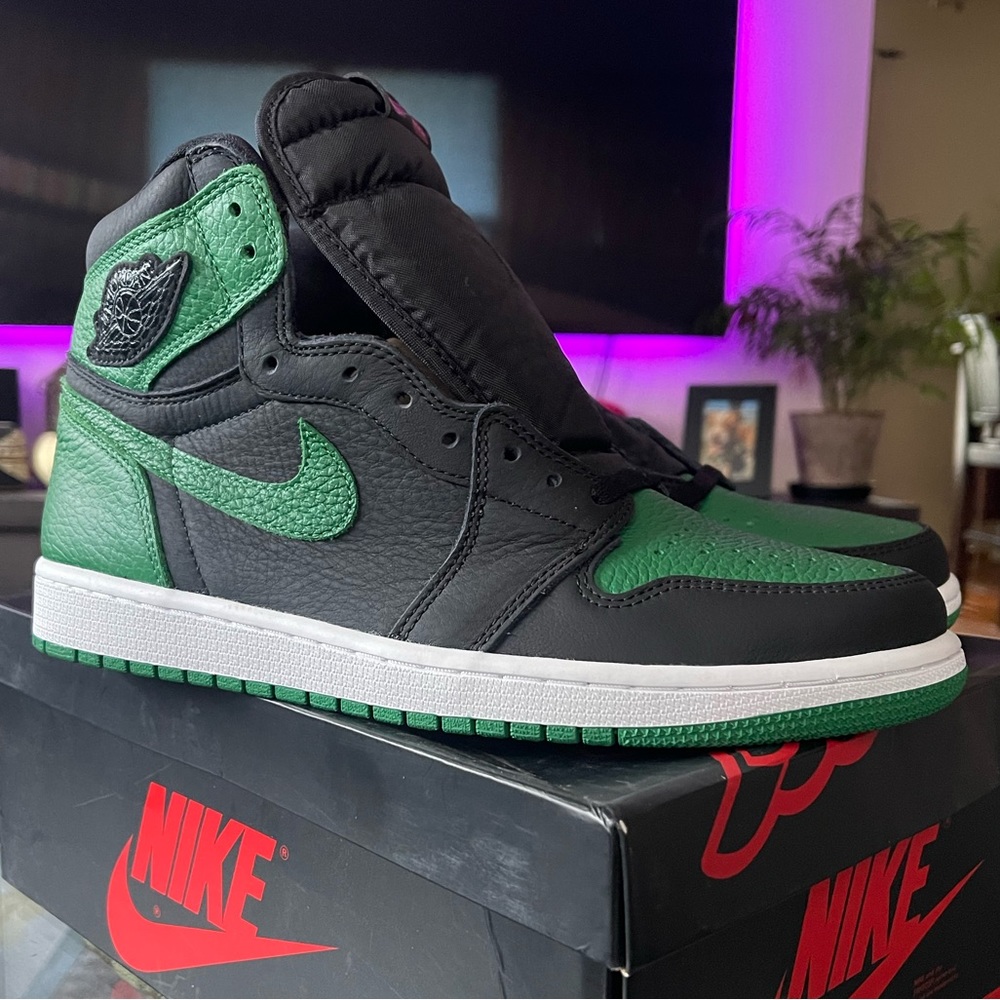 Air Jordan 1 Retro High OG 'Pine Green - Men’s size 10.5